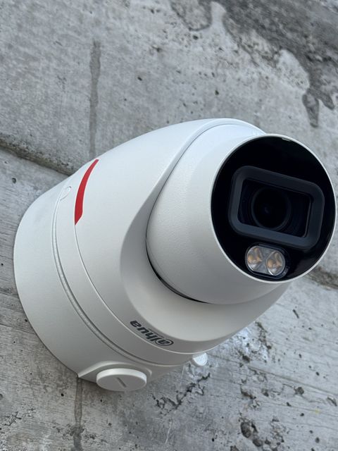 Dahua turret kamera na betonu